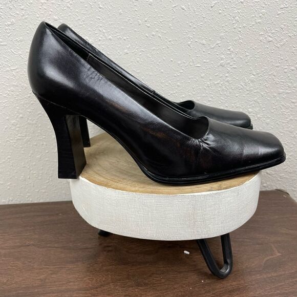 Details Black Chunky Leather Heels Size 9B EUC - Picture 1 of 9